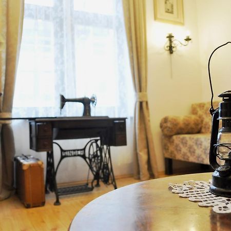 Traditional Slovak Apartment Bratislava Buitenkant foto
