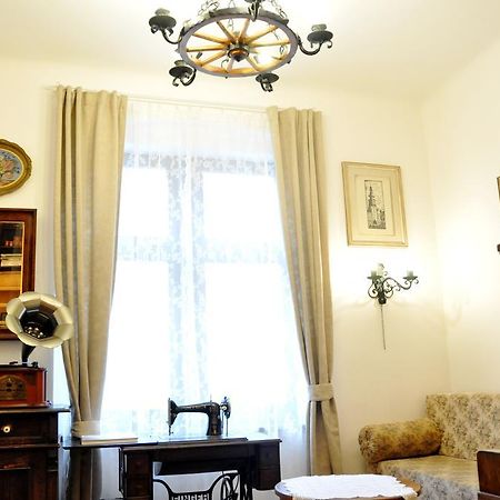 Traditional Slovak Apartment Bratislava Buitenkant foto