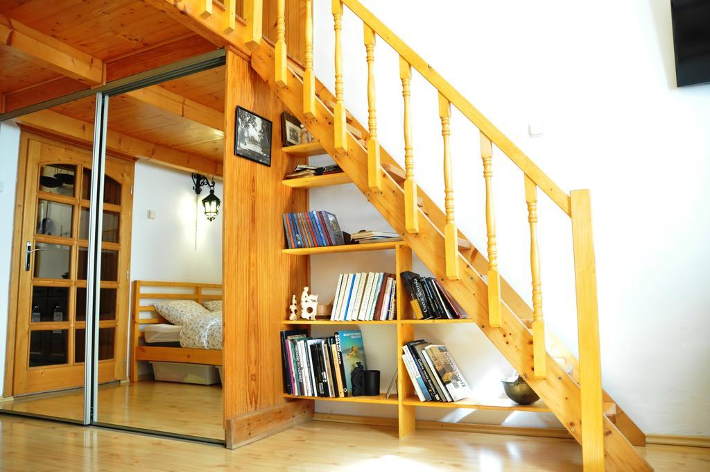 Traditional Slovak Apartment Bratislava Buitenkant foto