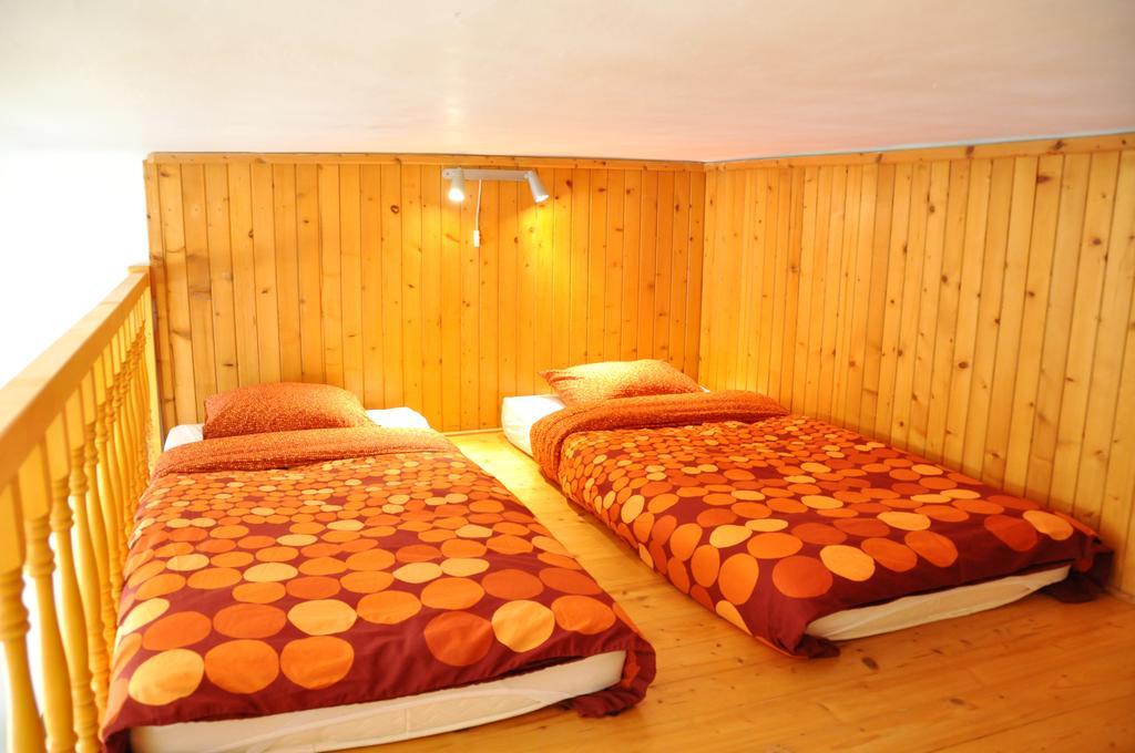 Traditional Slovak Apartment Bratislava Buitenkant foto