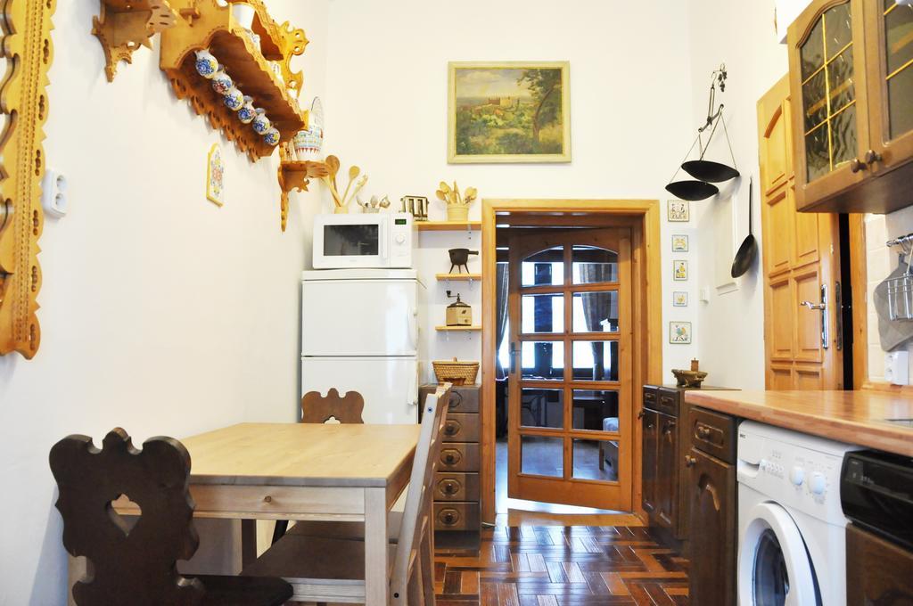 Traditional Slovak Apartment Bratislava Buitenkant foto