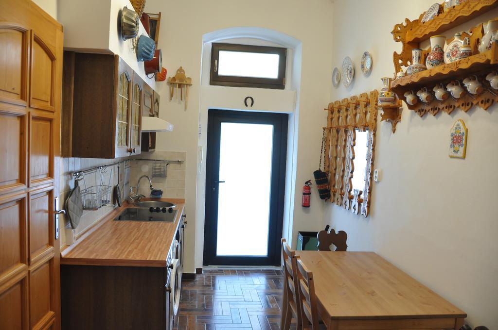 Traditional Slovak Apartment Bratislava Buitenkant foto