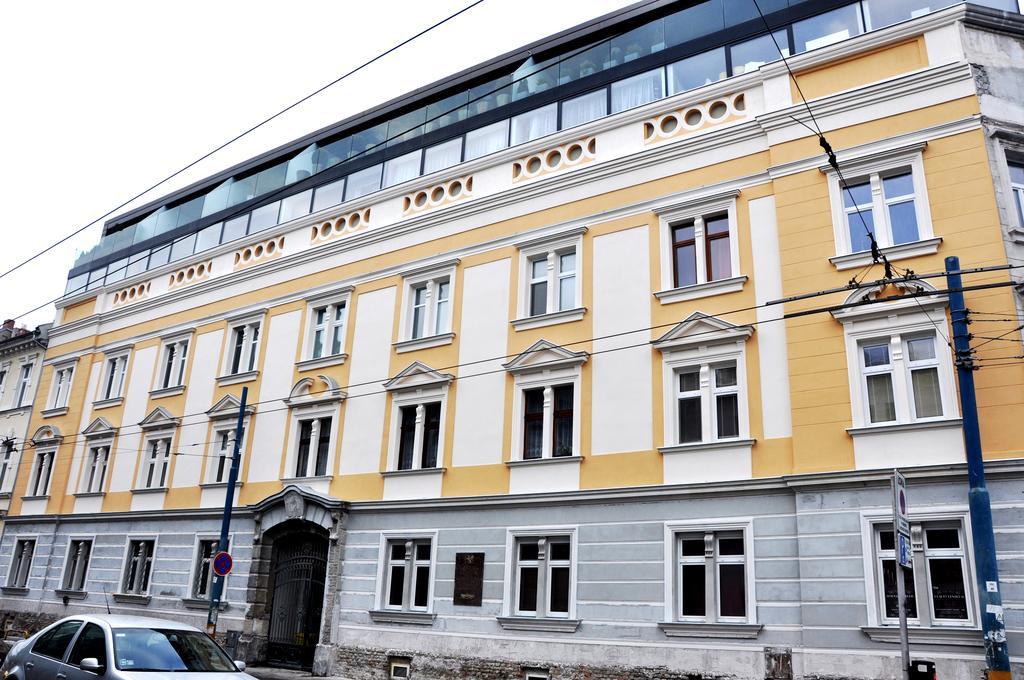 Traditional Slovak Apartment Bratislava Buitenkant foto